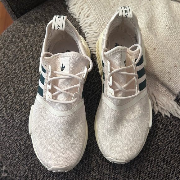Women’s adidas NMD - Picture 3 of 4